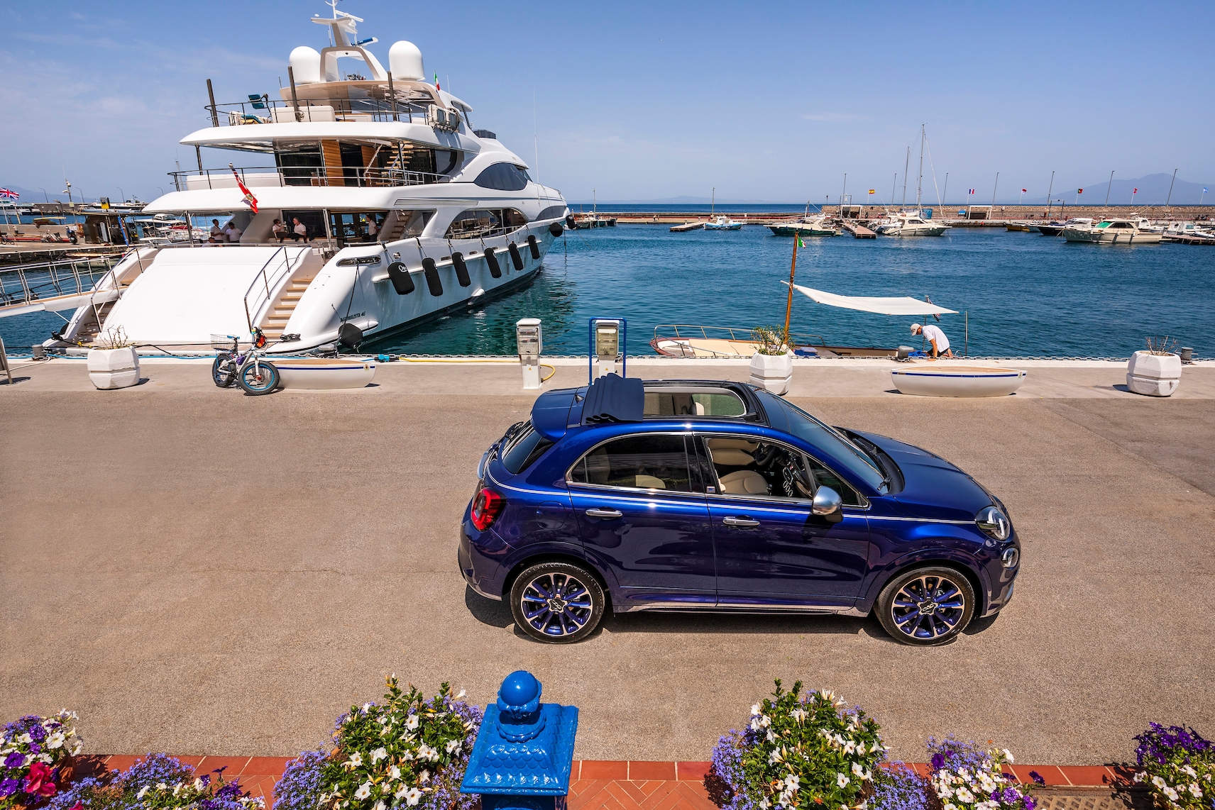 500x yacht club capri
